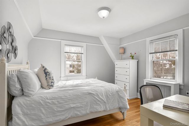 6 Shadow Lane, Larchmont, NY 10538