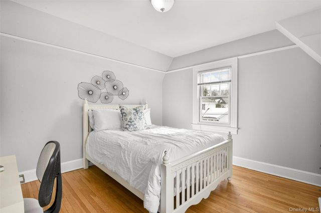 6 Shadow Lane, Larchmont, NY 10538