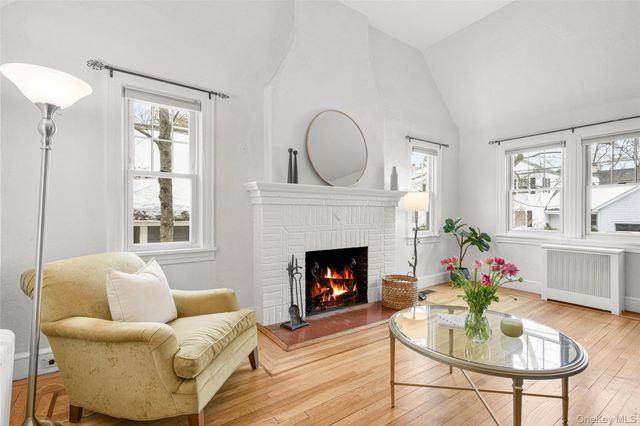 6 Shadow Lane, Larchmont, NY 10538