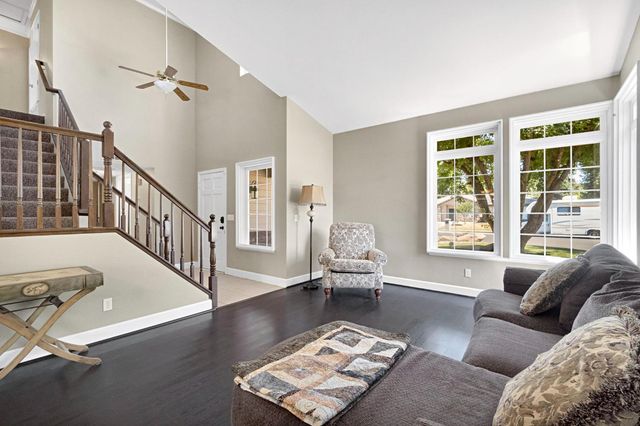 1742 Cromwell Avenue, Clovis, CA 93611