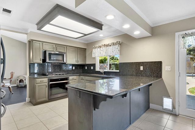 1742 Cromwell Avenue, Clovis, CA 93611
