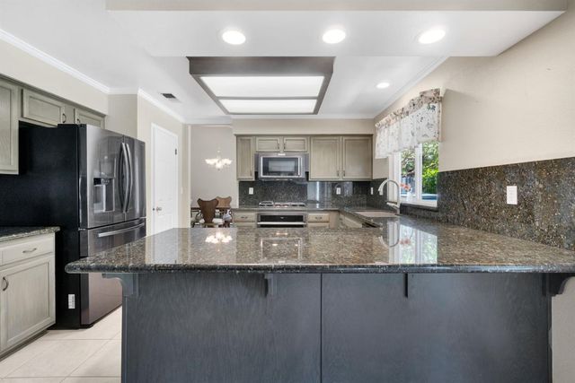1742 Cromwell Avenue, Clovis, CA 93611