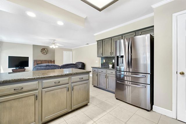 1742 Cromwell Avenue, Clovis, CA 93611