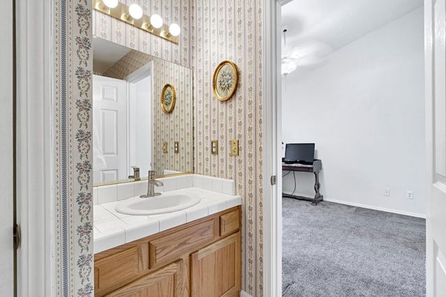 1742 Cromwell Avenue, Clovis, CA 93611