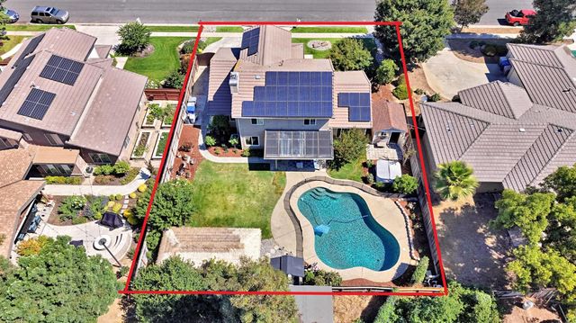 1742 Cromwell Avenue, Clovis, CA 93611