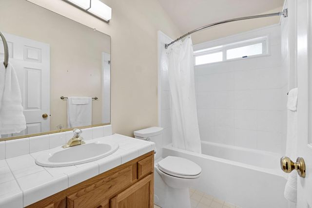 1742 Cromwell Avenue, Clovis, CA 93611