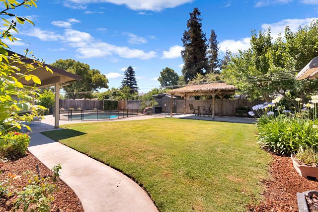 1742 Cromwell Avenue, Clovis, CA 93611