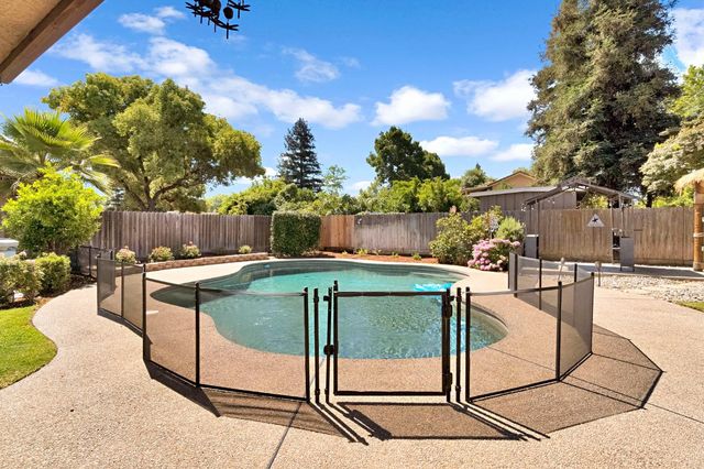 1742 Cromwell Avenue, Clovis, CA 93611
