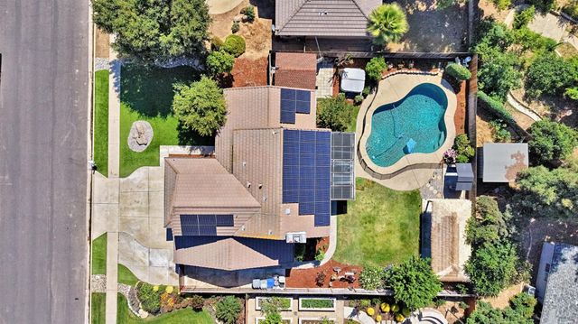 1742 Cromwell Avenue, Clovis, CA 93611