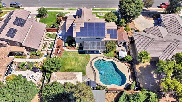 1742 Cromwell Avenue, Clovis, CA 93611