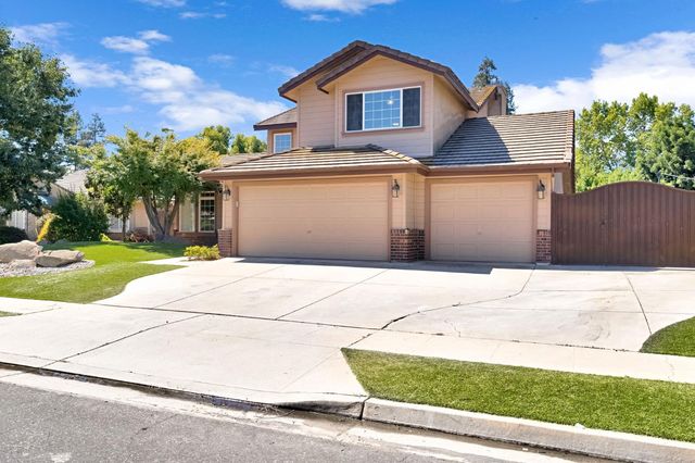 1742 Cromwell Avenue, Clovis, CA 93611