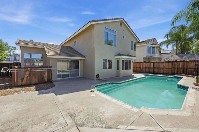 25211 Via Pera, Murrieta, CA 92563