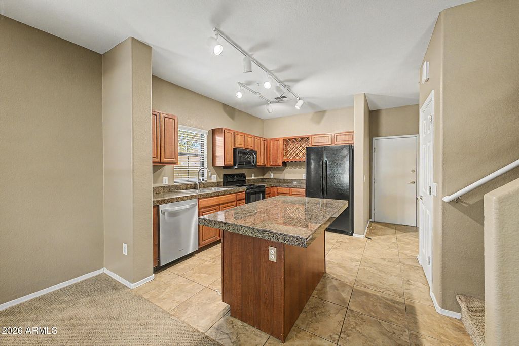 Image 6 of property listing at 1702 E BELL Road 182, Phoenix, AZ 85022