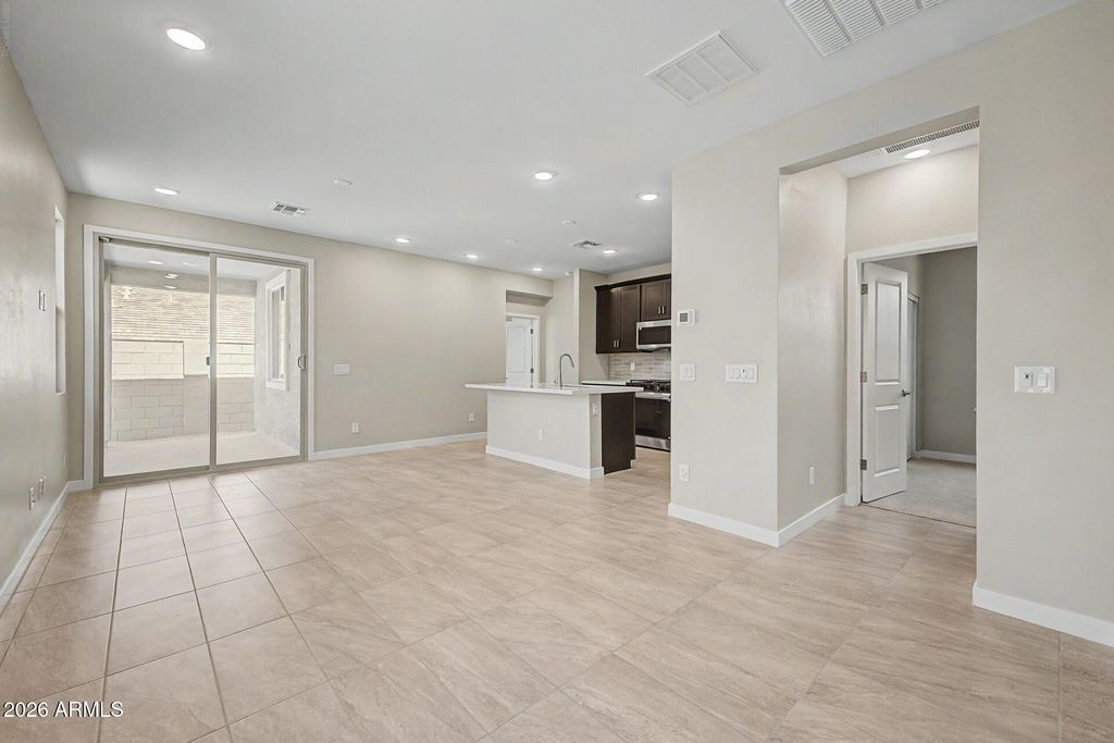 5573 N 205TH Lane, Buckeye, AZ 85396 — photo 3
