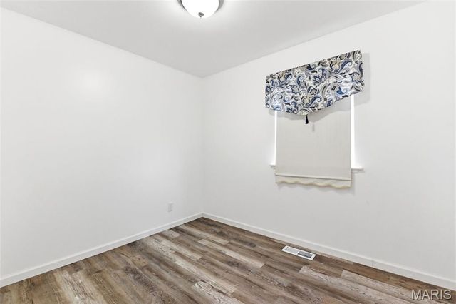 880 Fifth Plaza, Florissant, MO 63031