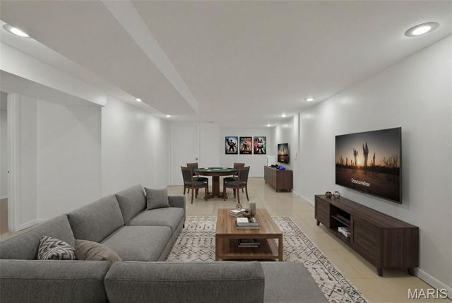880 Fifth Plaza, Florissant, MO 63031