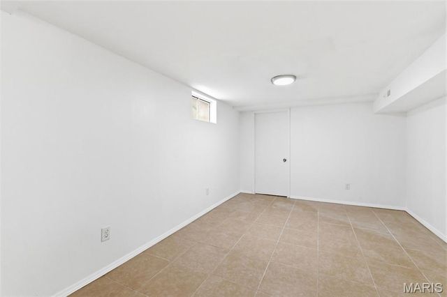 880 Fifth Plaza, Florissant, MO 63031