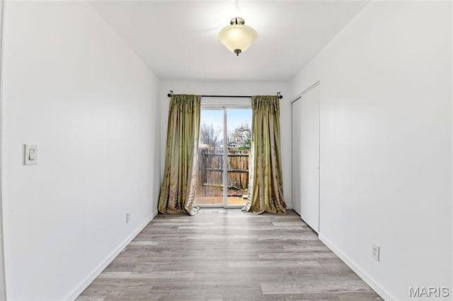 880 Fifth Plaza, Florissant, MO 63031