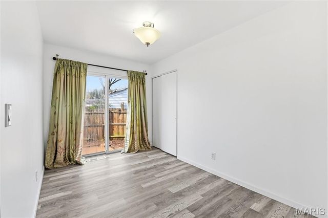 880 Fifth Plaza, Florissant, MO 63031