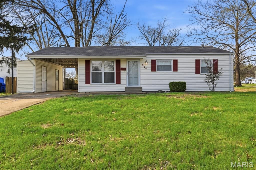 880 Fifth Plaza, Florissant, MO 63031