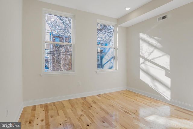 760 N DEKALB ST, Philadelphia, PA 19104