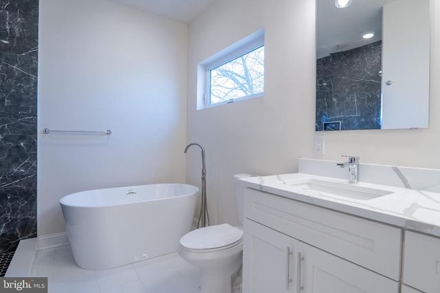 760 N DEKALB ST, Philadelphia, PA 19104