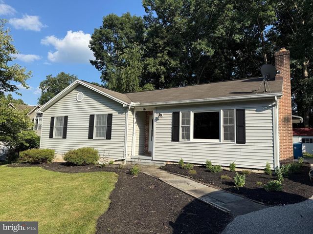 16 HALLECK DR, East Berlin, PA 17316