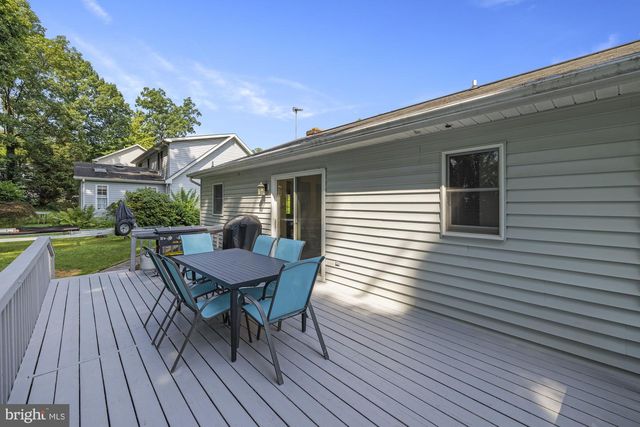 16 HALLECK DR, East Berlin, PA 17316