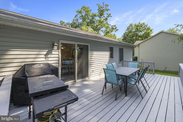 16 HALLECK DR, East Berlin, PA 17316