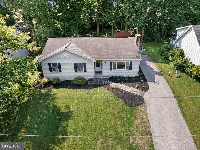 16 HALLECK DR, East Berlin, PA 17316