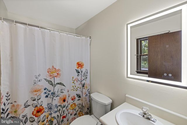 16 HALLECK DR, East Berlin, PA 17316