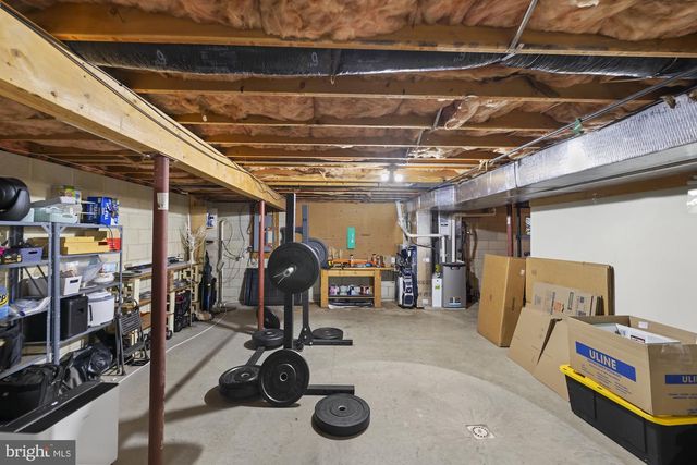 16 HALLECK DR, East Berlin, PA 17316