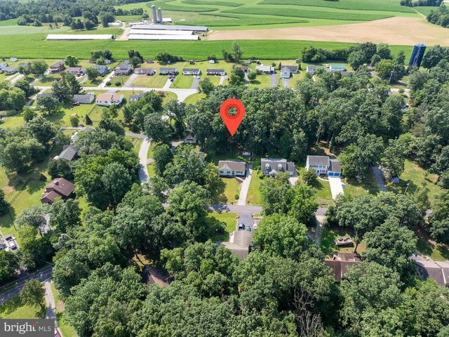 16 HALLECK DR, East Berlin, PA 17316