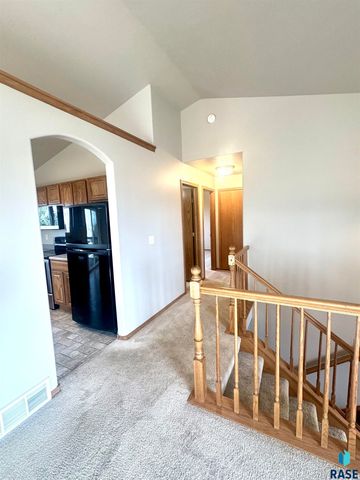 2505 N Vincent Ave Avenue, Sioux Falls, SD 57107