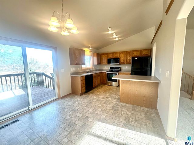 2505 N Vincent Ave Avenue, Sioux Falls, SD 57107