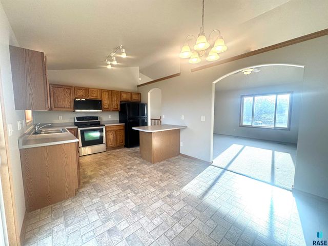 2505 N Vincent Ave Avenue, Sioux Falls, SD 57107