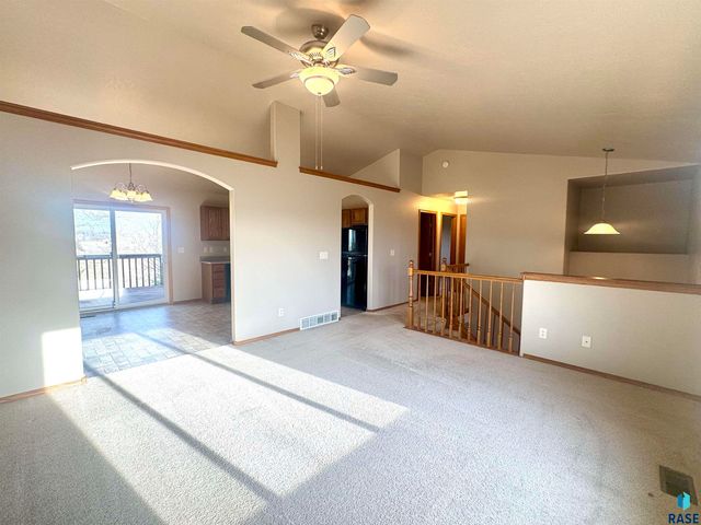 2505 N Vincent Ave Avenue, Sioux Falls, SD 57107