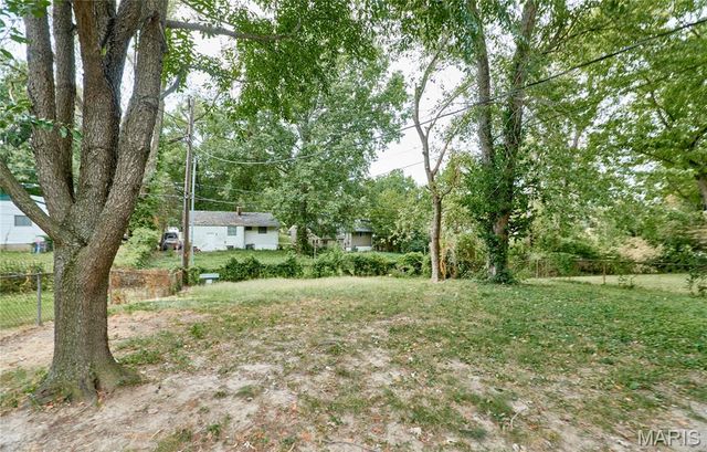 114 Monteith Circle, St Louis, MO 63137