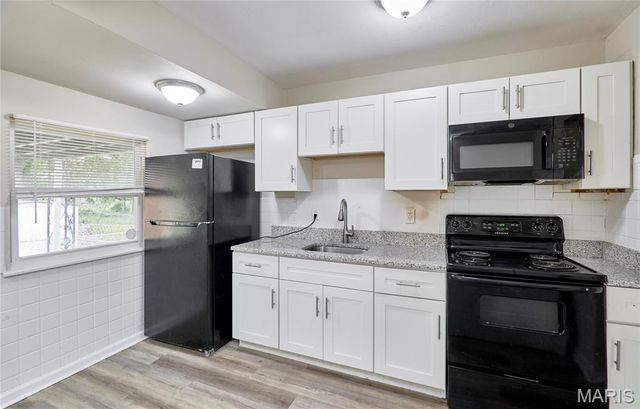 114 Monteith Circle, St Louis, MO 63137