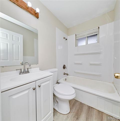 114 Monteith Circle, St Louis, MO 63137