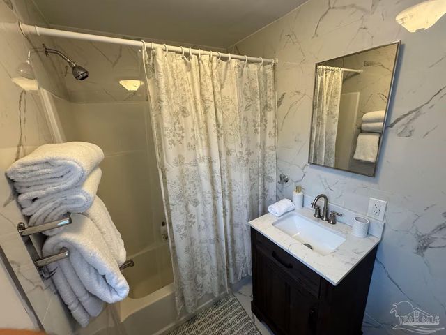 322 Frisco Rd, Pensacola, FL 32507