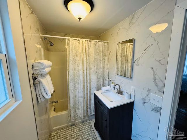 322 Frisco Rd, Pensacola, FL 32507