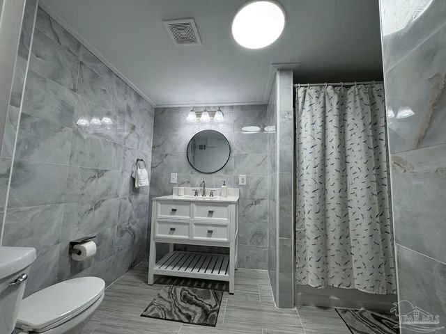 322 Frisco Rd, Pensacola, FL 32507