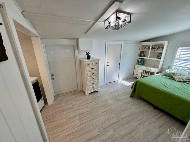 322 Frisco Rd, Pensacola, FL 32507