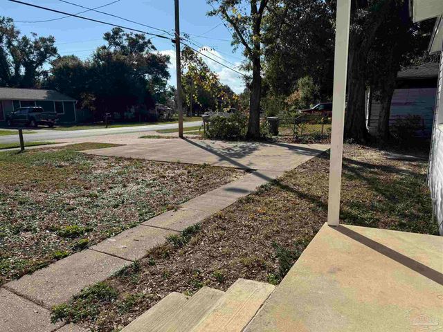 322 Frisco Rd, Pensacola, FL 32507