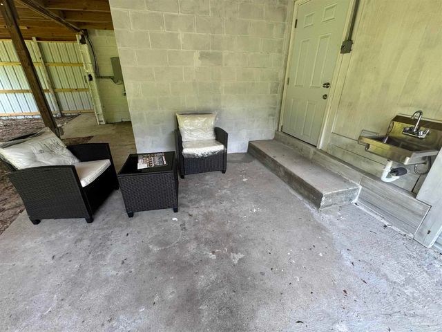 322 Frisco Rd, Pensacola, FL 32507