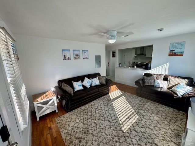 322 Frisco Rd, Pensacola, FL 32507