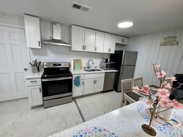 322 Frisco Rd, Pensacola, FL 32507