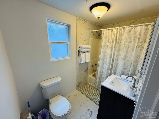 322 Frisco Rd, Pensacola, FL 32507