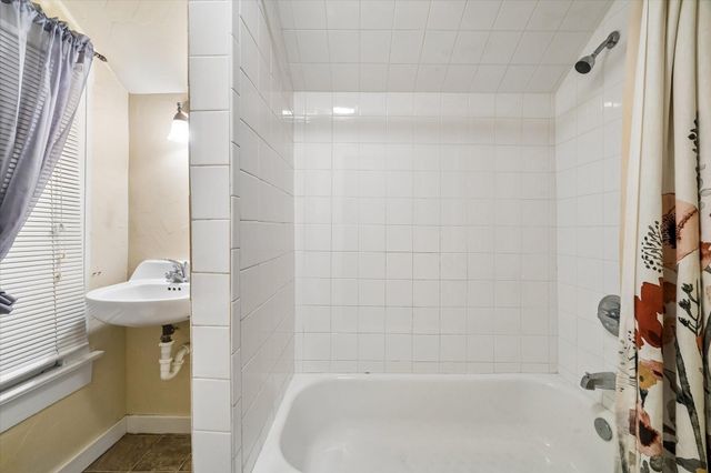 910 32nd Street, Galveston, TX 77550